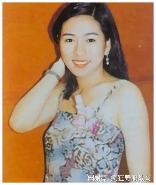 周星驰要娶的女人啥样每部影片都有她的影子罗天使罗慧娟