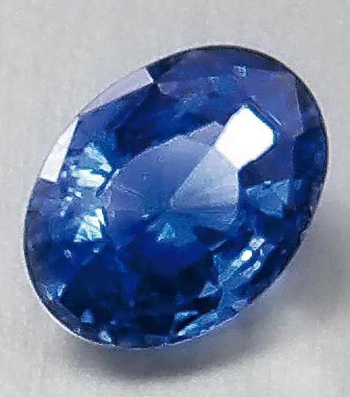 80克拉蓝宝石 (一颗)