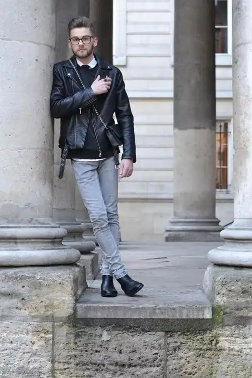 切尔西靴 大衣的组合,显然也不是特别正式的穿法.