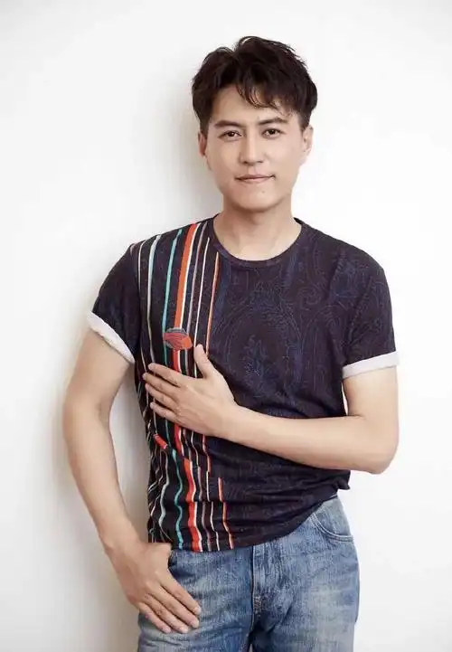 都会发生很明显的变化,没有了年轻时青涩懵懂的气息,只有更多成熟稳重