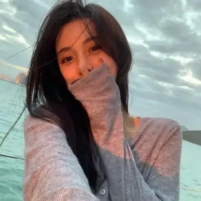 头像女生简单气质高清阳光图片