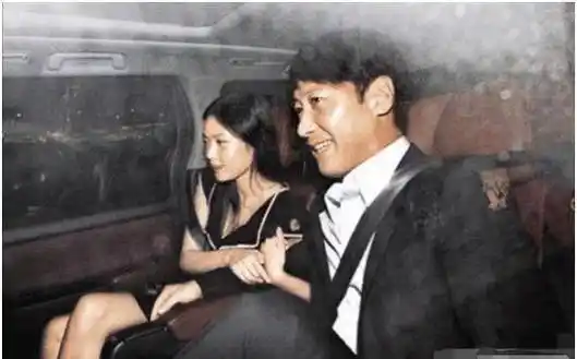 这些男星都有没逃过, 她是现代版"潘六姐"_董洁_马蓉_事情