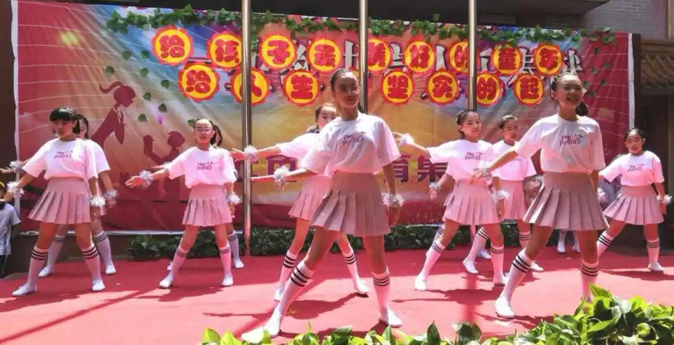 五年级舞蹈《浪漫樱花》