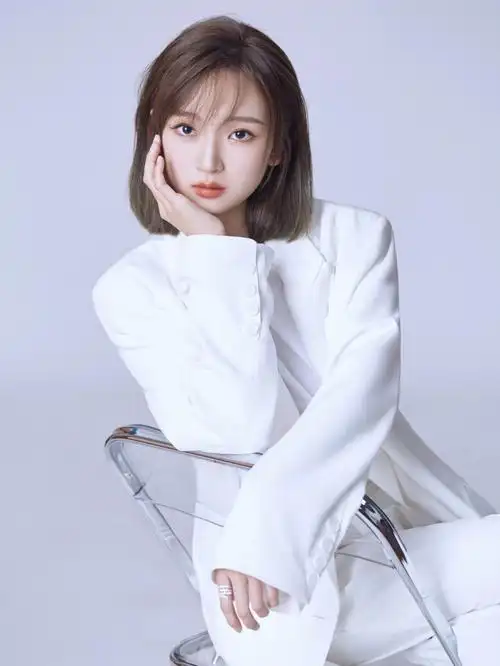 个人形象照简单高级get