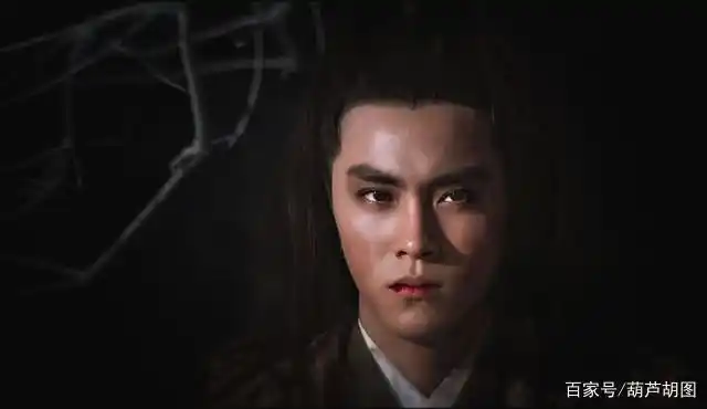 1977年,他因出演电影《三少爷的剑》而成名,迎来属于自己的巅峰时期.