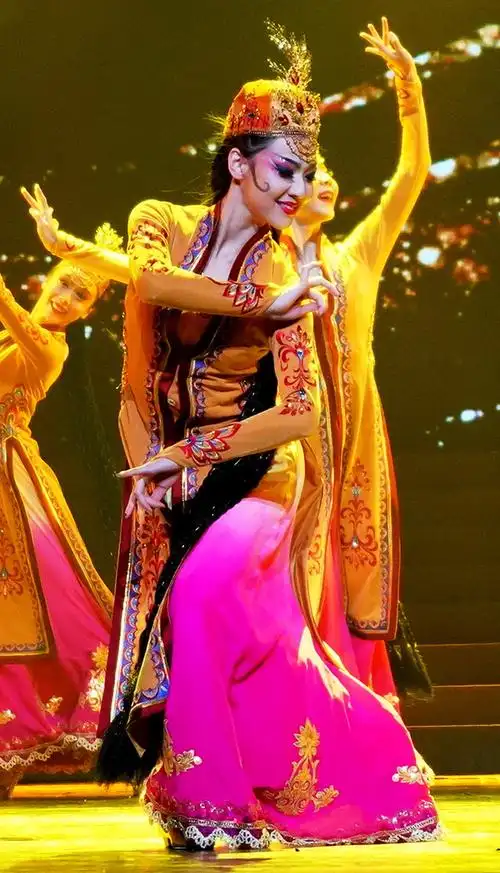 辽宁歌舞团新创编舞蹈专场晚会《舞与伦比》,在辽宁大剧院演出3场(含