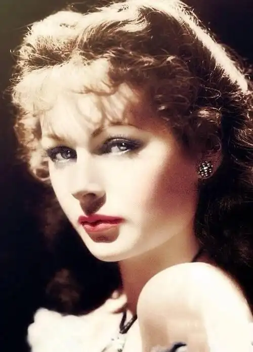 好莱坞头号花瓶海蒂拉玛18岁全裸出镜演技稀烂也被导演疯抢