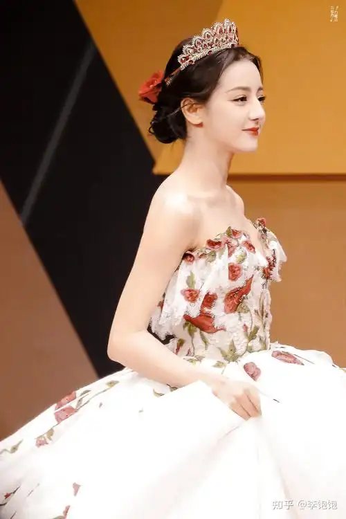 迪丽热巴红毯造型封神名场面,有你喜欢的吗? - 知乎