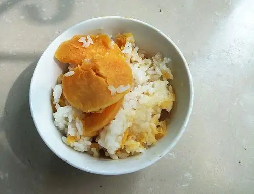 双休日和孩子吃团圆饭