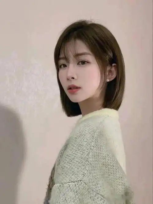 建议26岁以上的女性,别剪前2个"发型",后2个更好看,还显年轻