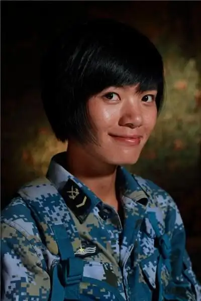 中国超级女兵选拔:生活照蜕变对比[32p]