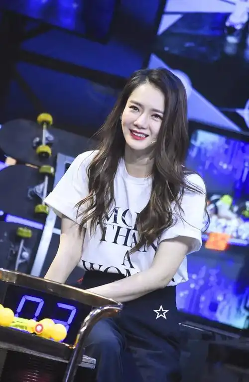 戚薇明星网红同款2020春夏字母印花短袖白色t恤女宽松纯棉上衣潮