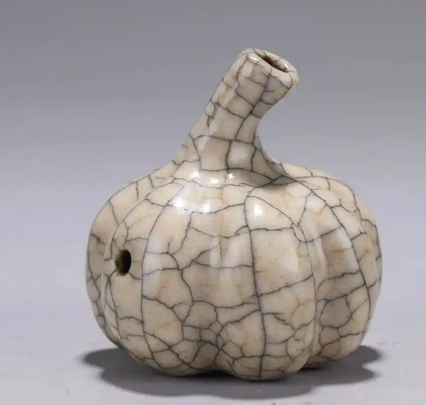 宋瓷  哥窑瓷器一般胎色较深,釉色有青灰,粉青,米黄等,釉 - 抖音