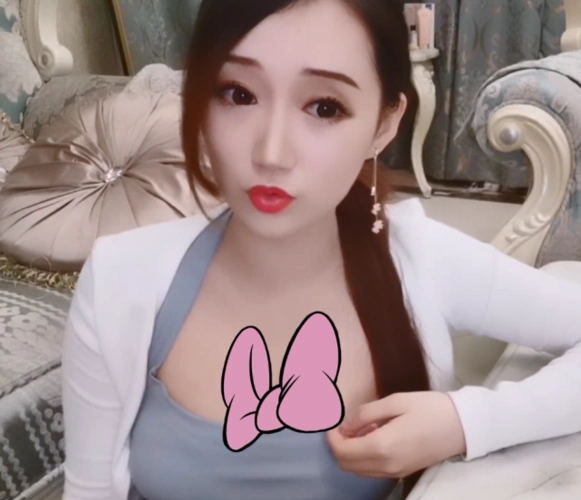 斗鱼女主播翻车土豪刷30万礼物要求退还梦蝶当场落泪