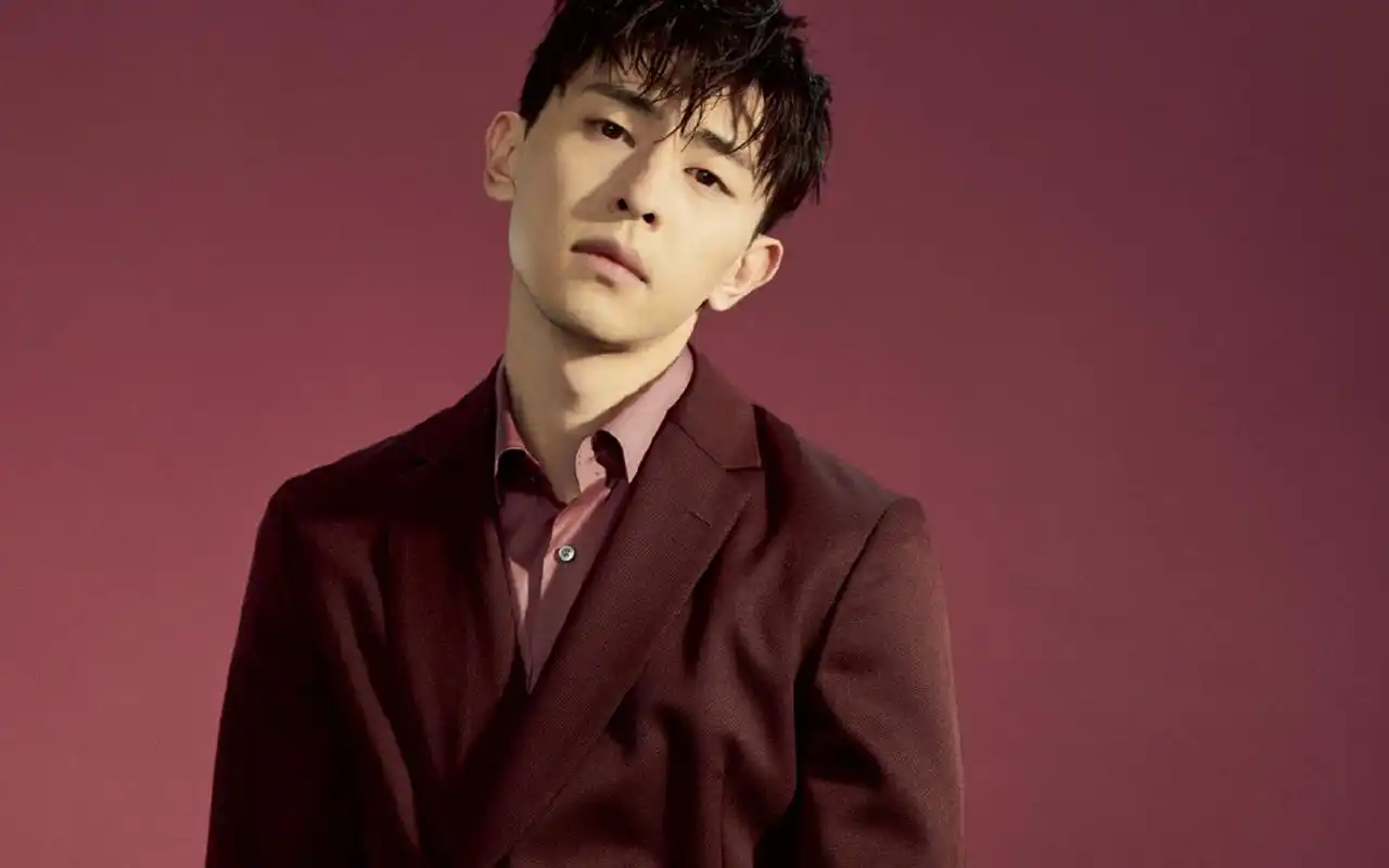 邓伦帅气百变写真图片桌面壁纸