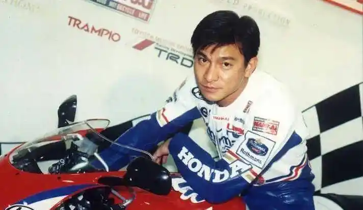 刘德华参演的全部电影-第84部《烈火战车》_阿祖_摩托车_尔冬升