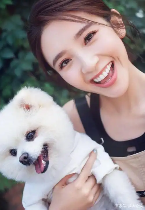 你笑起来真好看!你被那些笑容很治愈的女明星们甜到了吗?