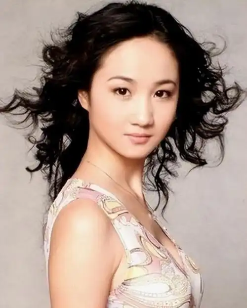 演员关思婷:男友患抑郁症后不离不弃,结婚12年,无儿无女也幸福