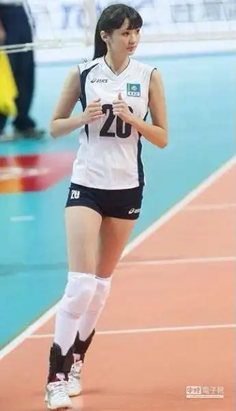 哈萨克斯坦女排美女 身高182腿长120(图)