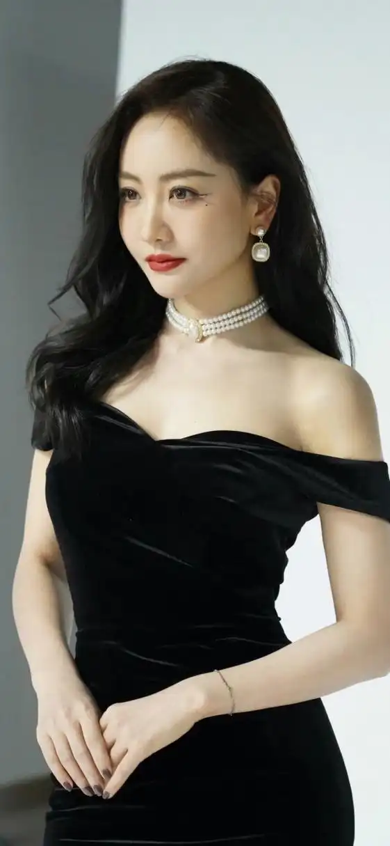 杨蓉时尚写真大赏,精选壁纸绽放个性光芒