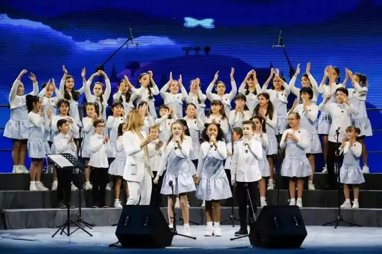 听这个新年就让意大利童声合唱团用十级中文温暖你的心灵