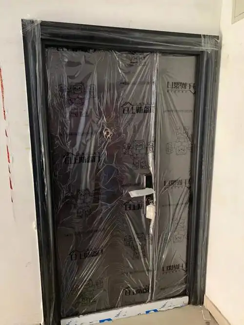 日上防盗门安装完毕