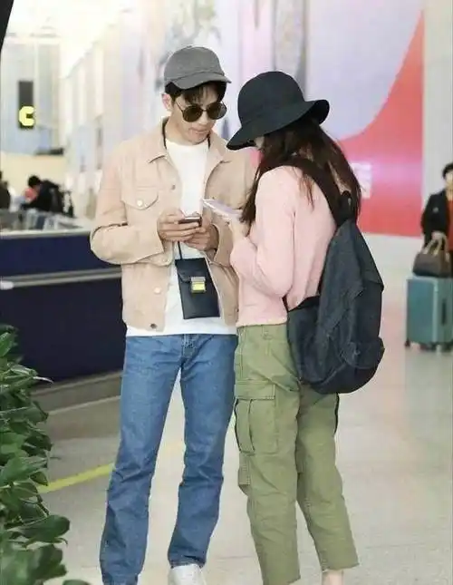 胡歌_何炅_情侣