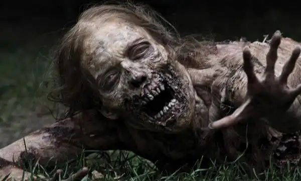 行尸走肉主题乐园招募丧尸群魔乱舞十分恐怖