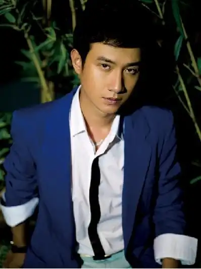 文章:拍《雪豹》爆破戏 烧伤嘴角