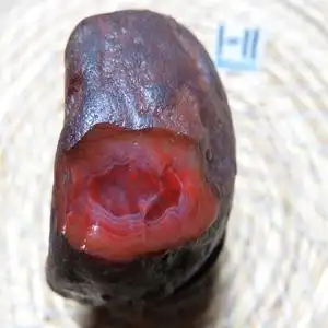 南红原石南红玛瑙原石毛料 油房开口 玻璃包浆火焰纹原石一块