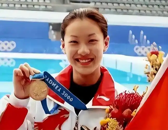 伏明霞婚变传言富商老公回应