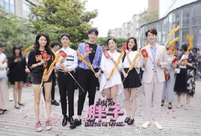 戚砚笛新剧来袭 《身为一个胖子》青岛正式开机奇幻爱情治愈成长