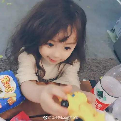 沈佳昕萌娃可爱闺蜜头像
