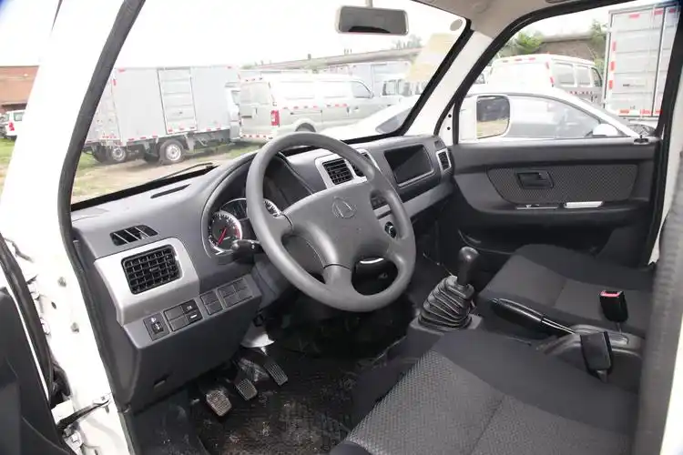 2020款 长安之星9 厢式运输车 1.5l 手动 标准版 2座 国vi内饰