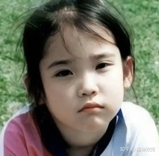 小时候像,特别是眼睛 )很多人说我有点像iu(李知恩)当然我觉得李知恩