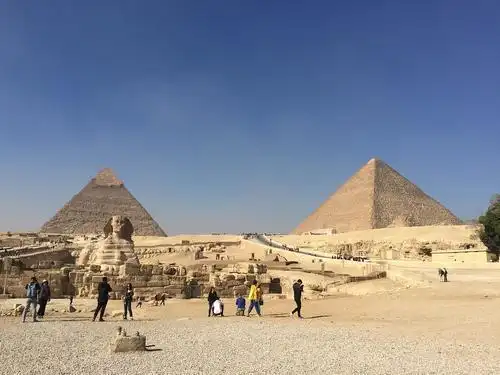 金字塔:世界八大建筑奇迹之一