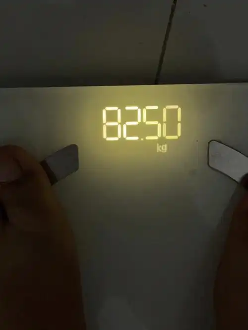 一根香蕉77一把坚果运动:有氧40min体重:今早82