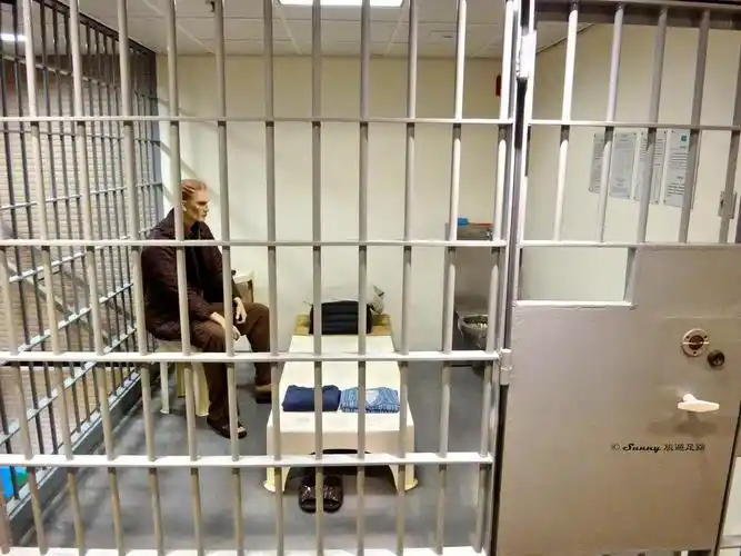 梦见监狱犯人 梦见监狱犯人朋友说话