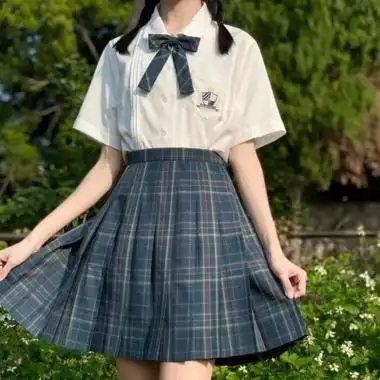 女生头像下半身百褶裙