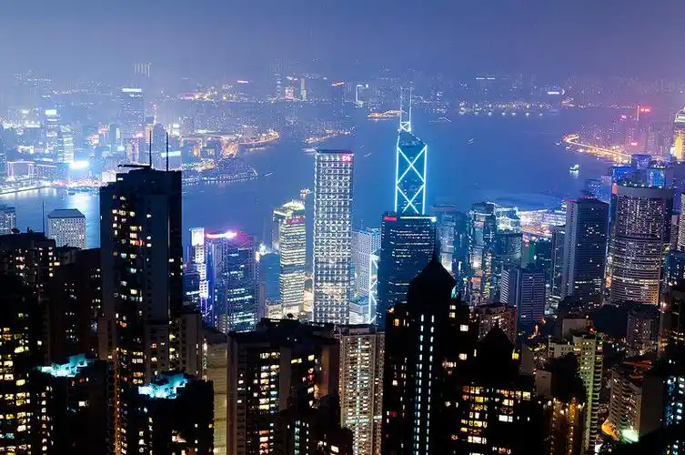 2011年秋天摄于香港太平山顶