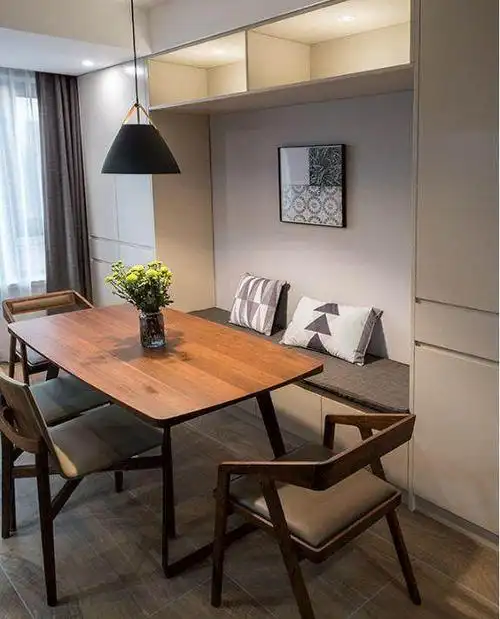 餐厅仿实木地板砖效果格外的美观,时尚又富有内涵的格调让人越看越