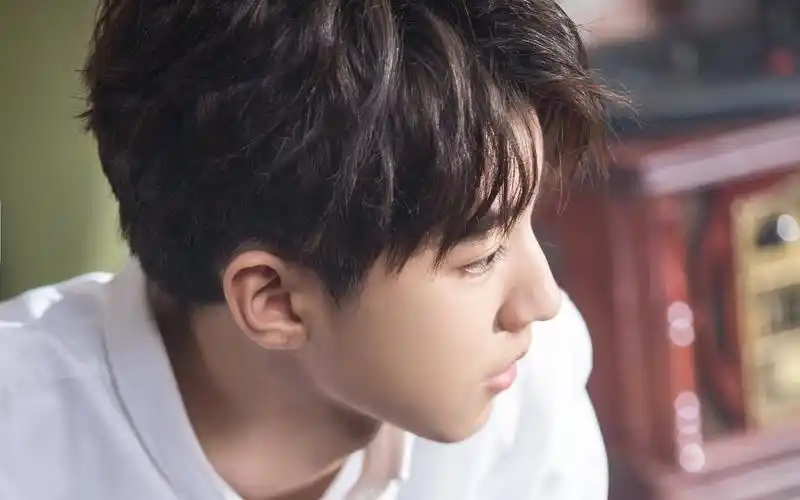 tfboys王俊凯活动照帅气图片桌面壁纸