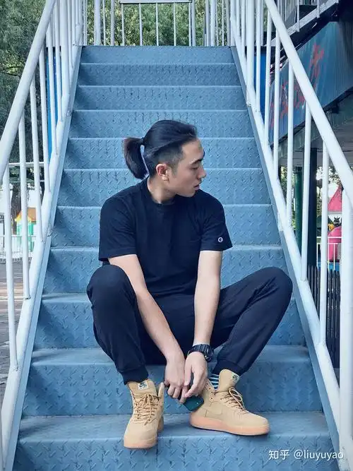 男生长发扎辫子好吗怎么扎好看呢