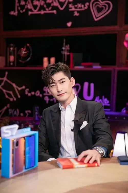 张翰超话zh#张翰如梦之梦#zh#张翰流光引#  你的眼睛真好看.