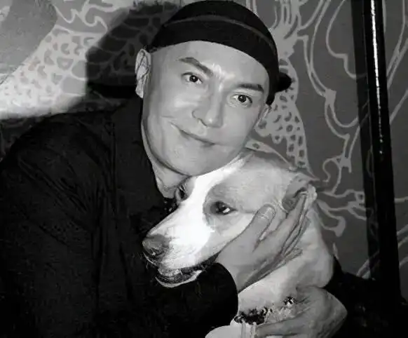 尊龙相册(含影视作品剧照)