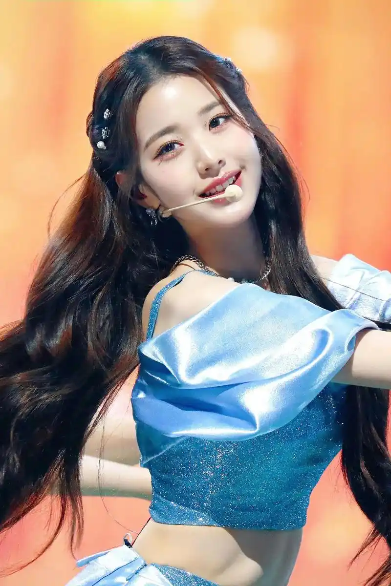 张元英 #ive #女团 #kpop #高清壁纸  - 抖音