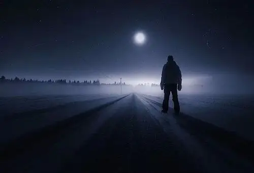 与其他风格的摄影作品相比,su孤独一个人伤感背影神秘背影内心深处