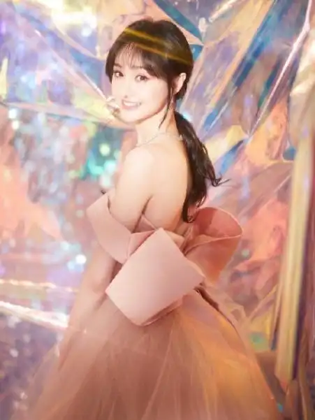 网友:现在的郑爽就像个小仙女,太美了!