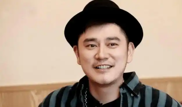 钱枫服役时旧照,颜值不输于现在小鲜肉,如今身材发福判若两人_时候