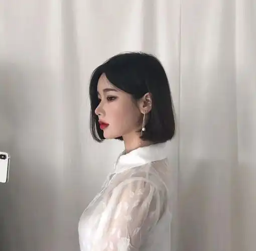 最显脸小的经典内扣短发_发型